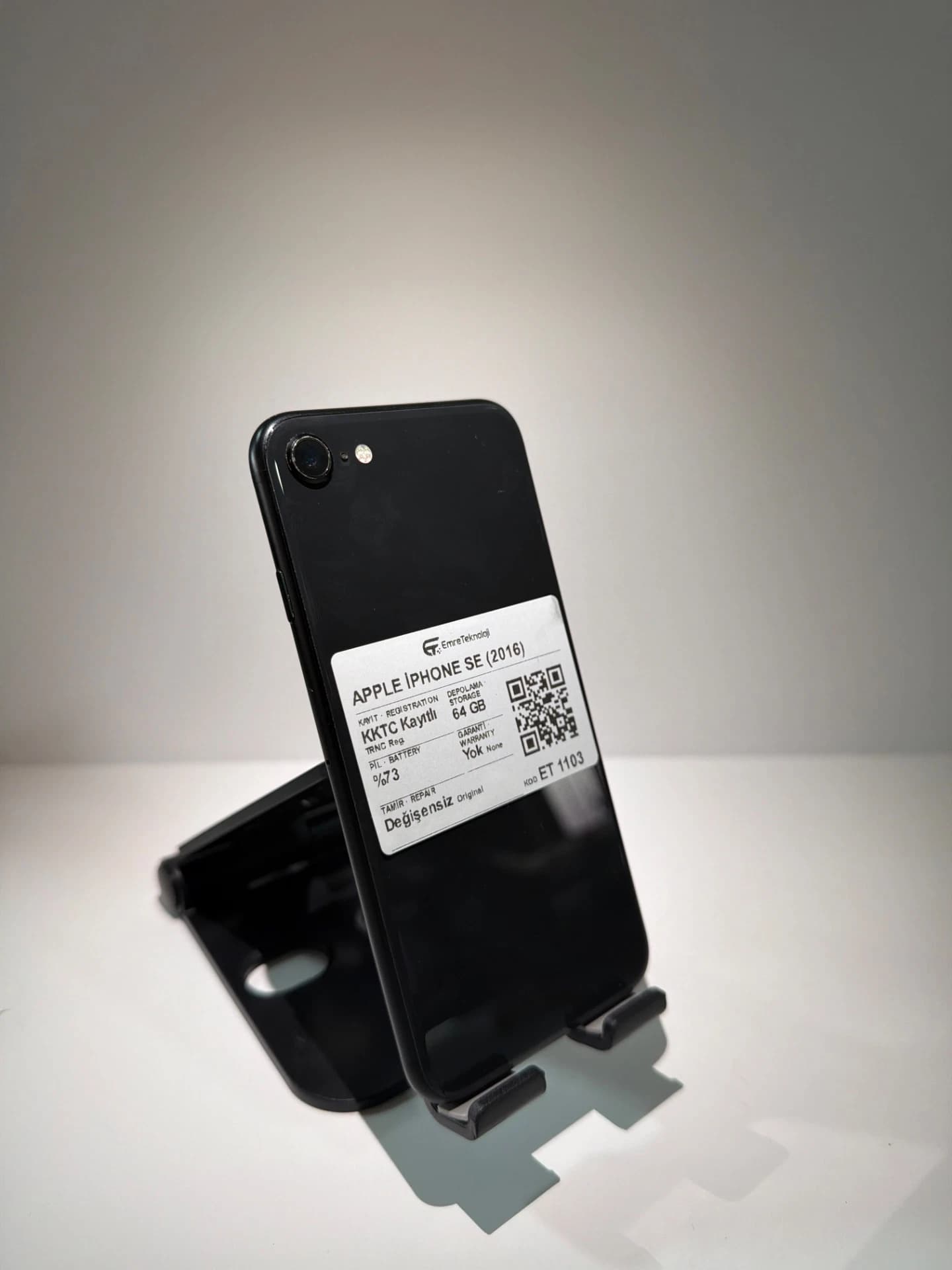 Apple iPhone SE (2016) — görsel 1